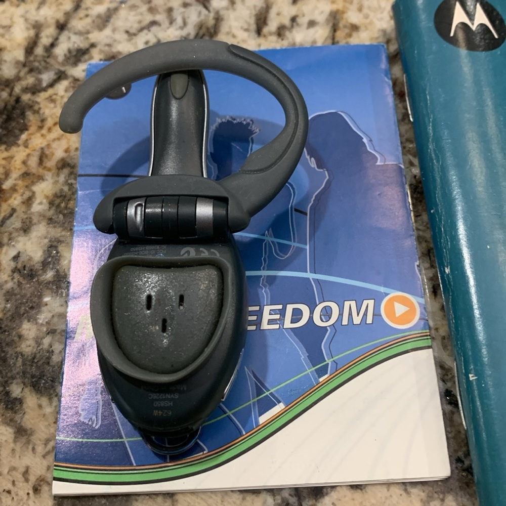 Bluetooth wireless headset - Picture 3 of 5